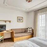 Hoferwirt Hotel 3*