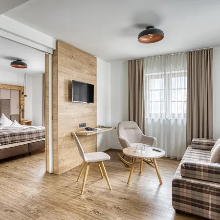 Hoferwirt - Neustift, Stubai 3* نيوستيف ام ستوبيتا