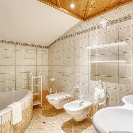 Hoferwirt - Neustift, Stubai 3* نيوستيف ام ستوبيتا