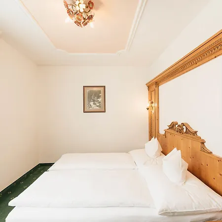 Hoferwirt Hotel 3*