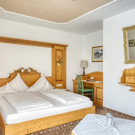 Hoferwirt Hotel 3*