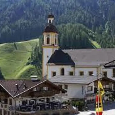 Hoferwirt Hotel 3*