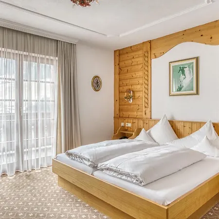 酒店 Hoferwirt 施图拜河谷新施蒂夫特